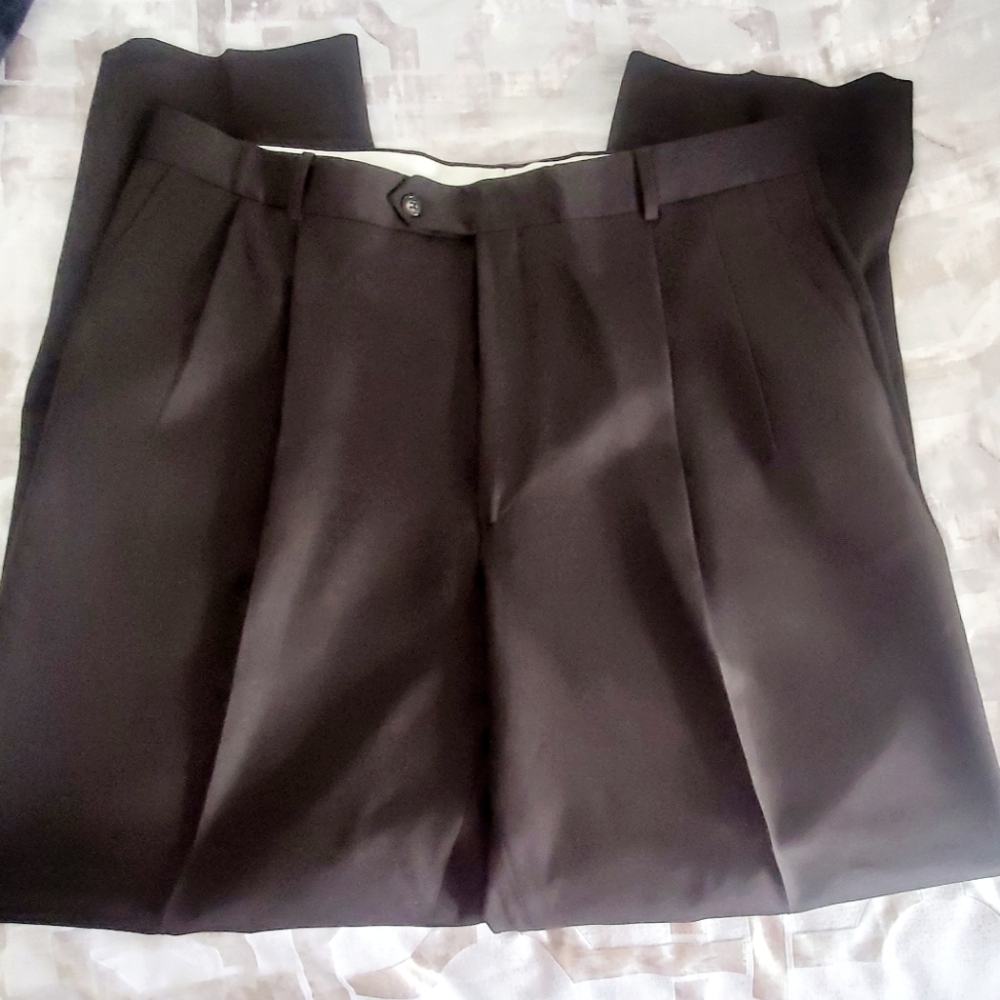 Men's Emanuel Ungaro dress pants Size 44